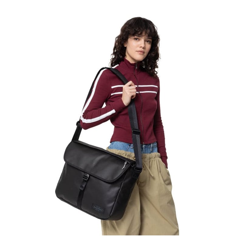 Eastpak Delegate Tarp Black | Besace Messenger Urbaine
